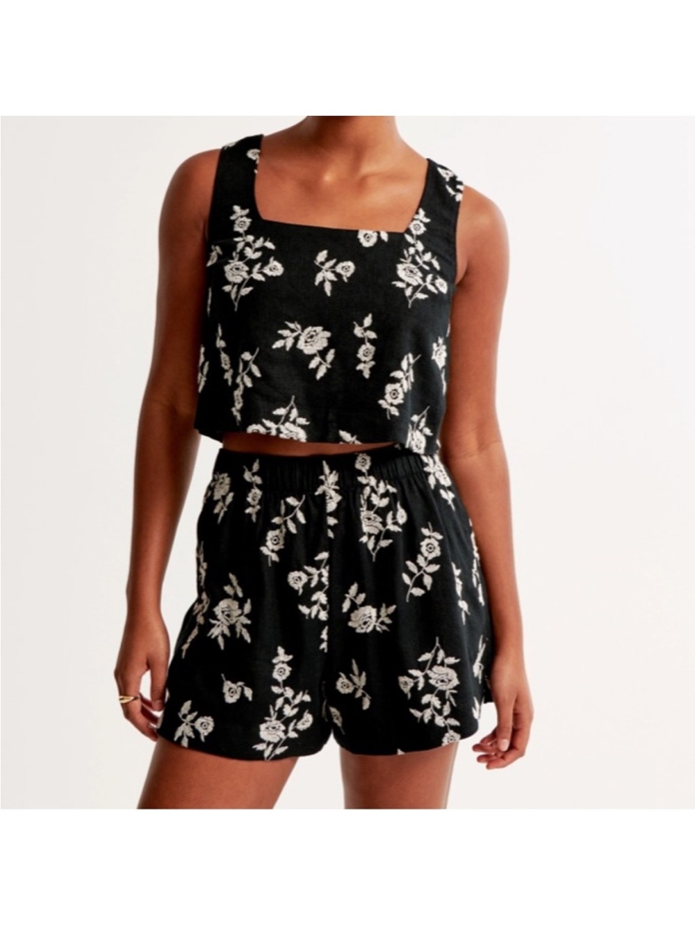 Abercrombie & Fitch Linen Black and White Floral Embroidered Crop Top Short Set